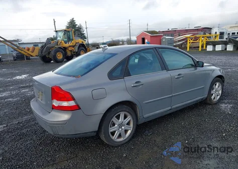 2004 Volvo S40 2.4I z USA, uszkodzony, nr VIN YV1MS382442006987